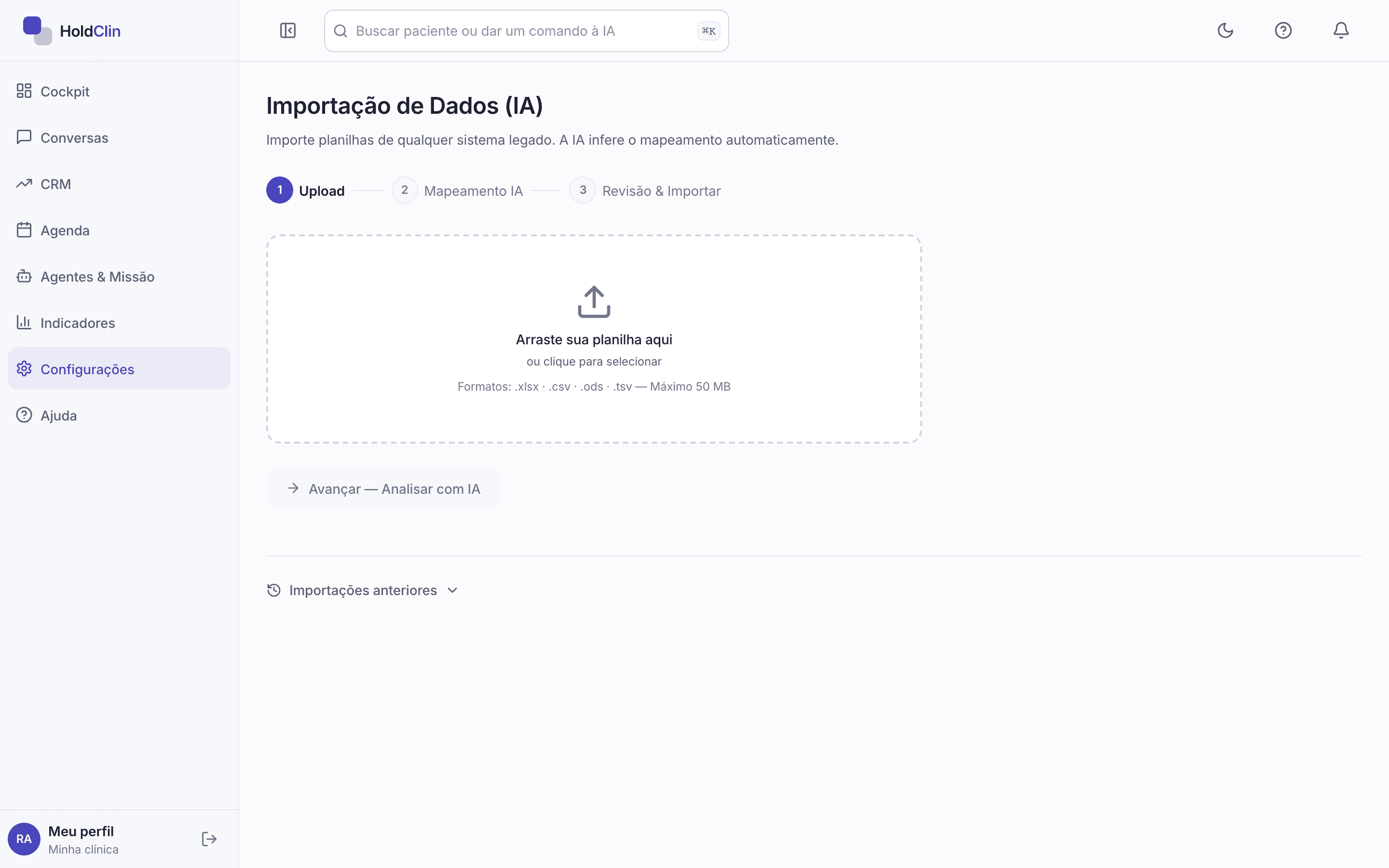 Tela de Importação de Dados por IA do HoldClin com a área de upload de planilha